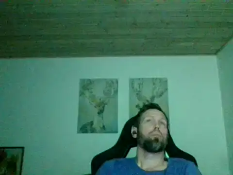 Snapshot of Gotta1 chatting on 12.21.24 Gotta1 online show from 12.21.24