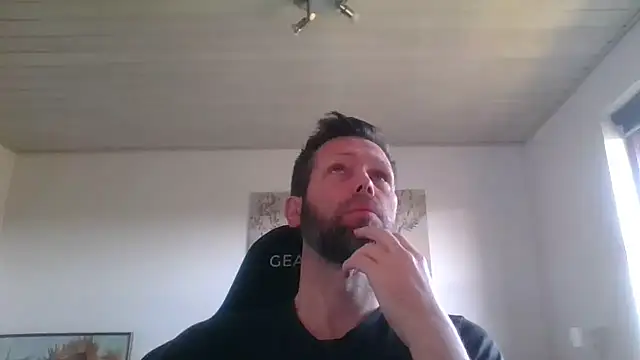 Snapshot of Gotta1 chatting on 03.22.25 Gotta1 online show from 03.22.25