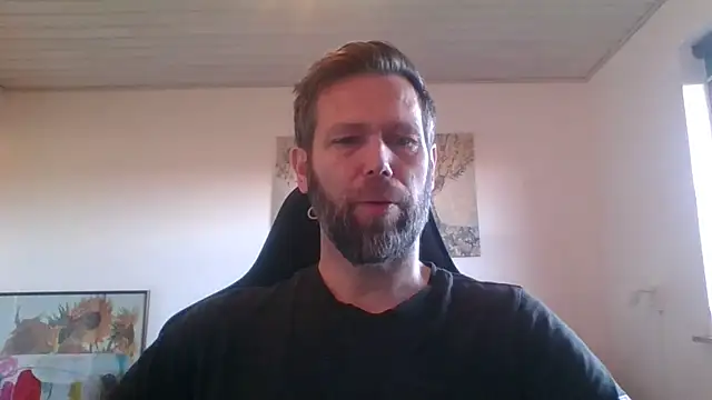 Snapshot of Gotta1 chatting on 10.30.25 Gotta1 online show from 10.30.25