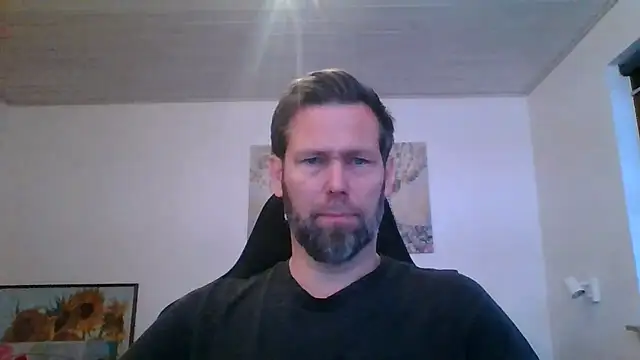 Snapshot of Gotta1 chatting on 11.24.25 Gotta1 online show from 11.24.25