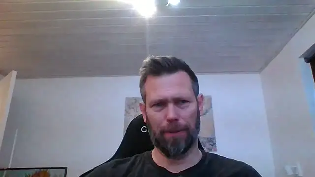 Snapshot of Gotta1 chatting on 12.01.25 Gotta1 online show from 12.01.25