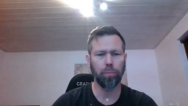 Snapshot of Gotta1 chatting on 12.03.25 Gotta1 online show from 12.03.25