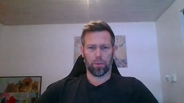 Snapshot of Gotta1 chatting on 12.13.25 Gotta1 online show from 12.13.25