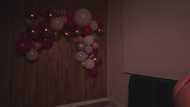 Snapshot of MariMaddison chatting on 02.14.26 MariMaddison online show from 02.14.26