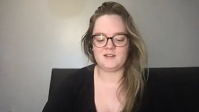 honeyyy24 online show from 10.23.25