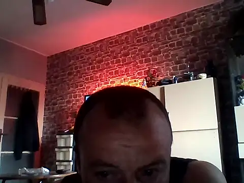 Snapshot of Nikolaiyy chatting on 05.13.26 Nikolaiyy online show from 05.13.26