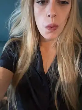 Lolitaxlola online show from 03.18.25