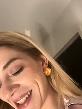 Lolitaxlola online show from 02.17.26