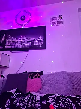 Snapshot of Jaylaloveofficial chatting on 03.11.25 Jaylaloveofficial online show from 03.11.25