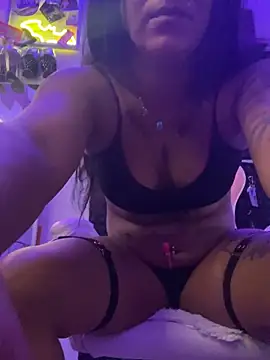 Snapshot of Jaylaloveofficial chatting on 09.10.25 Jaylaloveofficial online show from 09.10.25