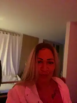 Snapshot of Jaylaloveofficial chatting on 10.04.25 Jaylaloveofficial online show from 10.04.25