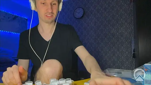 Aki-Laky online show from 02.24.26