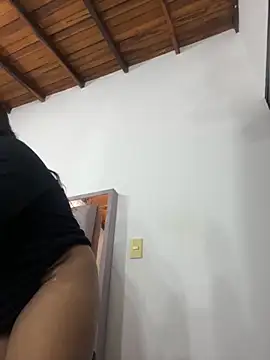 Snapshot of melyescobar chatting on 11.13.25 melyescobar online show from 11.13.25