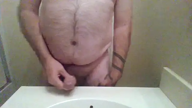 Snapshot of WatchinU82 chatting on 11.08.25 WatchinU82 online show from 11.08.25