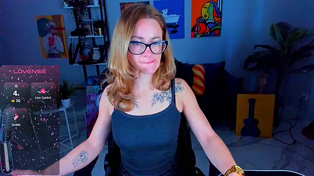 Snapshot of LadyIzabel chatting on 11.26.25 LadyIzabel online show from 11.26.25