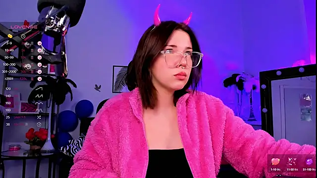 Snapshot of AliceSunday chatting on 01.21.25 AliceSunday online show from 01.21.25