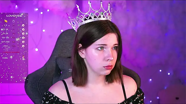 Snapshot of AliceSunday chatting on 01.31.25 AliceSunday online show from 01.31.25