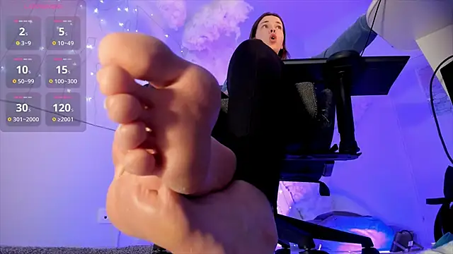 Snapshot of AliceSunday chatting on 02.08.25 AliceSunday online show from 02.08.25