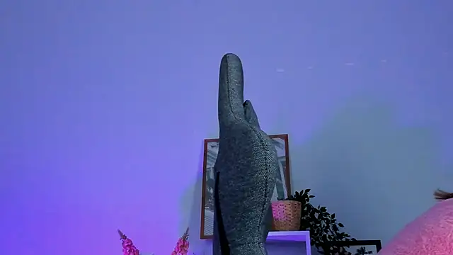 Snapshot of AliceSunday chatting on 02.09.25 AliceSunday online show from 02.09.25