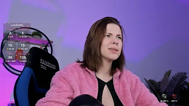 Snapshot of AliceSunday chatting on 02.12.25 AliceSunday online show from 02.12.25