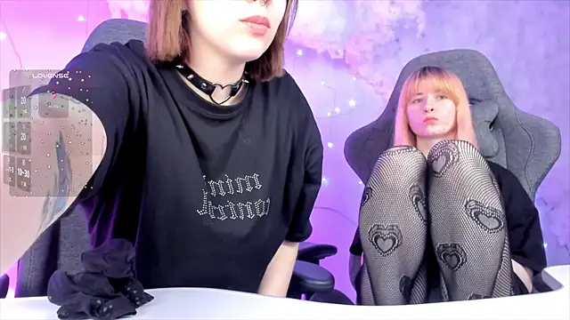 Snapshot of AliceSunday chatting on 02.19.25 AliceSunday online show from 02.19.25