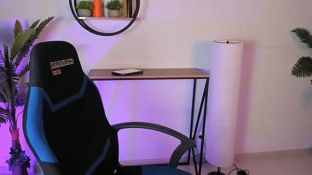 Snapshot of AliceSunday chatting on 02.23.25 AliceSunday online show from 02.23.25