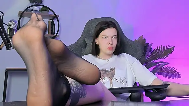 Snapshot of AliceSunday chatting on 03.19.25 AliceSunday online show from 03.19.25