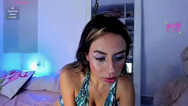 Snapshot of Lunadahia chatting on 06.11.26 Lunadahia online show from 06.11.26