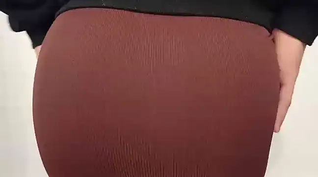 Snapshot of Bigass_skir chatting on 12.21.24 Bigass skir online show from 12.21.24