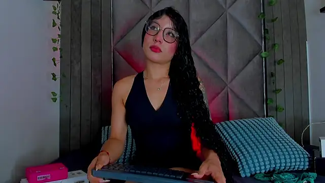 BriaConner  online show from 07.17.26