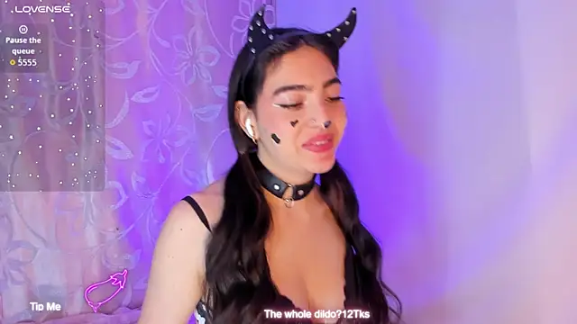 Arii vega  online show from 10.31.25