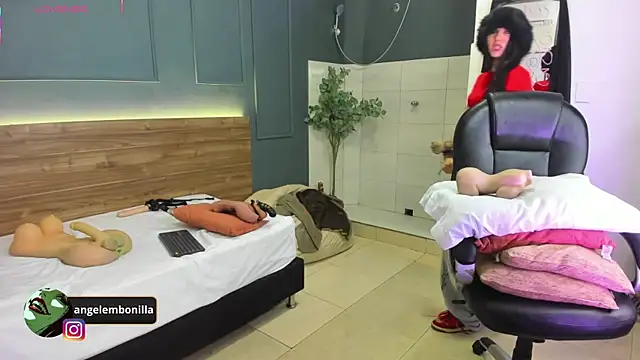 megan morgan01 online show from 07.18.26