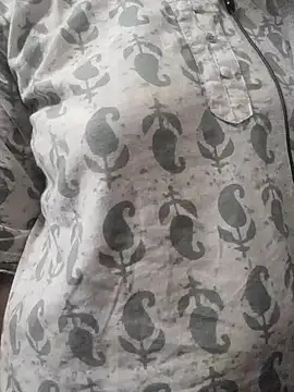 Snapshot of Shikhasexy34 chatting on 11.25.25 Shikhasexy34 online show from 11.25.25