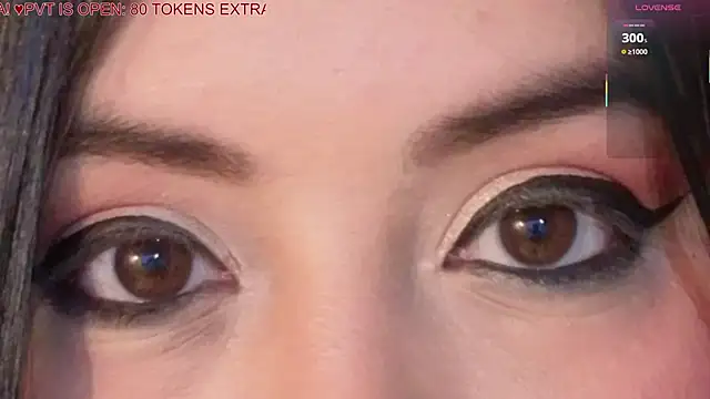 Snapshot of Emma_gatess chatting on 12.05.25 Emma gatess online show from 12.05.25