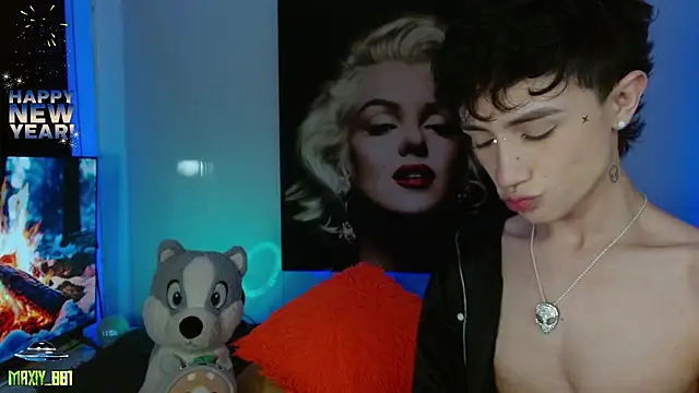 maxiy 001 online show from 01.05.25