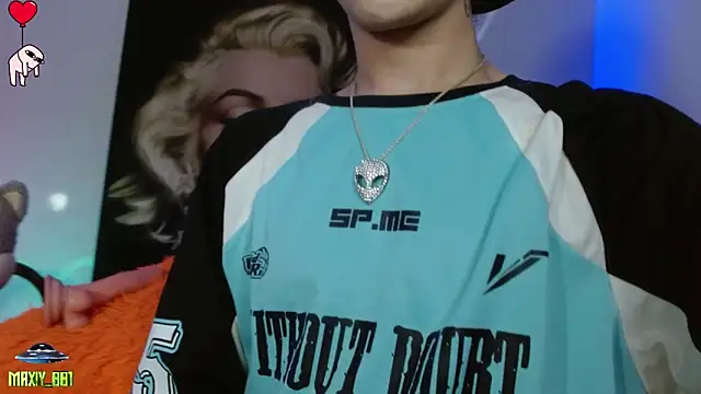 maxiy 001 online show from 01.25.25