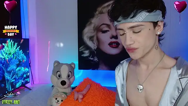 maxiy 001 online show from 02.06.25