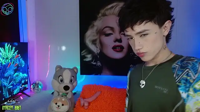 maxiy 001 online show from 02.26.25