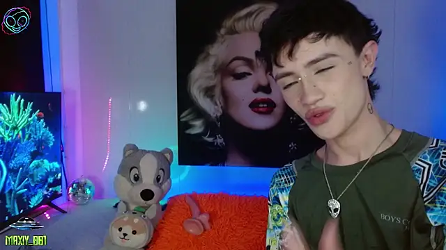 maxiy 001 online show from 02.26.25