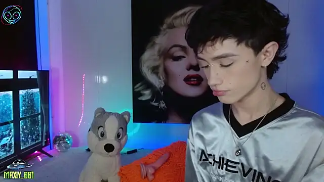 maxiy 001 online show from 03.11.25