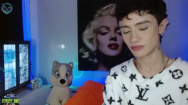 maxiy 001 online show from 03.17.25