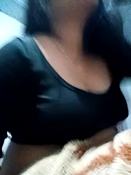 Snapshot of Queen_suman chatting on 12.23.24 Queen suman online show from 12.23.24