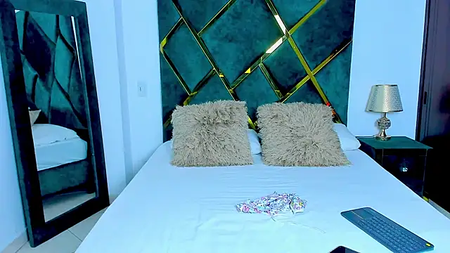 Criss Ariana online show from 01.20.25