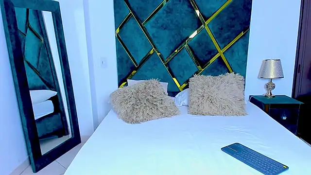 Criss Ariana online show from 01.23.25