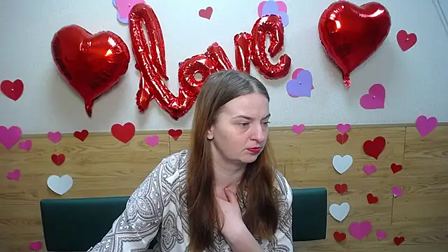 Snapshot of FreyaDak chatting on 02.23.25 FreyaDak online show from 02.23.25
