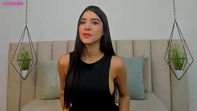 Snapshot of Olivia_Collins1 chatting on 12.18.24 Olivia Collins1 online show from 12.18.24