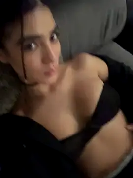 Snapshot of Olivia_Collins1 chatting on 11.30.25 Olivia Collins1 online show from 11.30.25