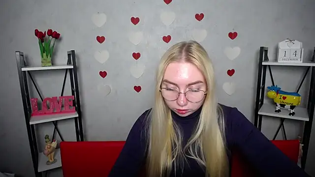 Snapshot of BeatriceFly chatting on 12.14.24 BeatriceFly online show from 12.14.24