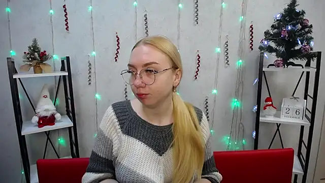 Snapshot of BeatriceFly chatting on 12.26.24 BeatriceFly online show from 12.26.24