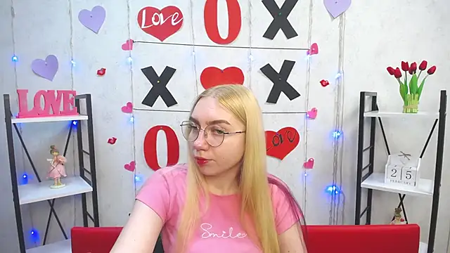 Snapshot of BeatriceFly chatting on 02.25.25 BeatriceFly online show from 02.25.25